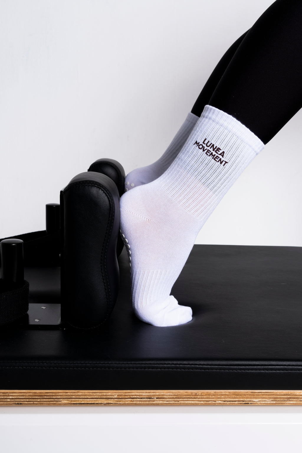 GRIP SOCK - LUNEA MOVEMENT WHITE